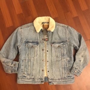 LEVIS ex-boyfriend trucker Sherpa jacket
